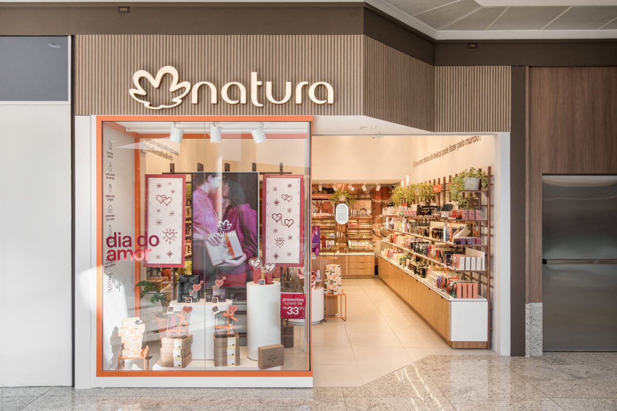 Loja Natura no Shopping Itaguaçu, obra da C.A. Guimarães